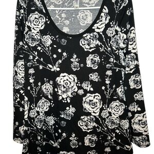 LuLaRoe Black and White Fitted Long Sleeve Blouse